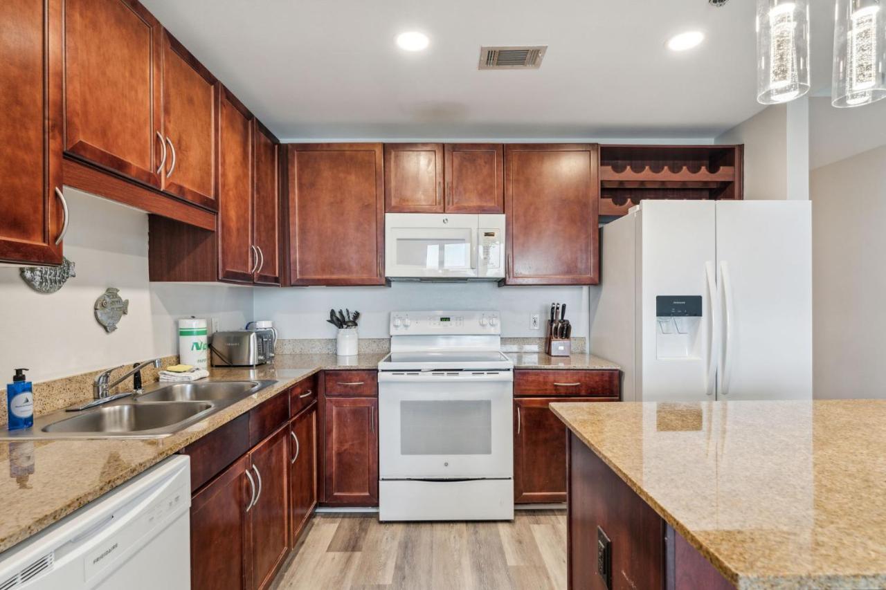 The Is Calling At Laketown Wharf #1329 At Nautical Holiday home *