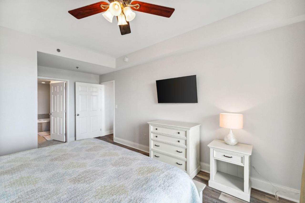 The Is Calling At Laketown Wharf #1329 At Nautical Holiday home