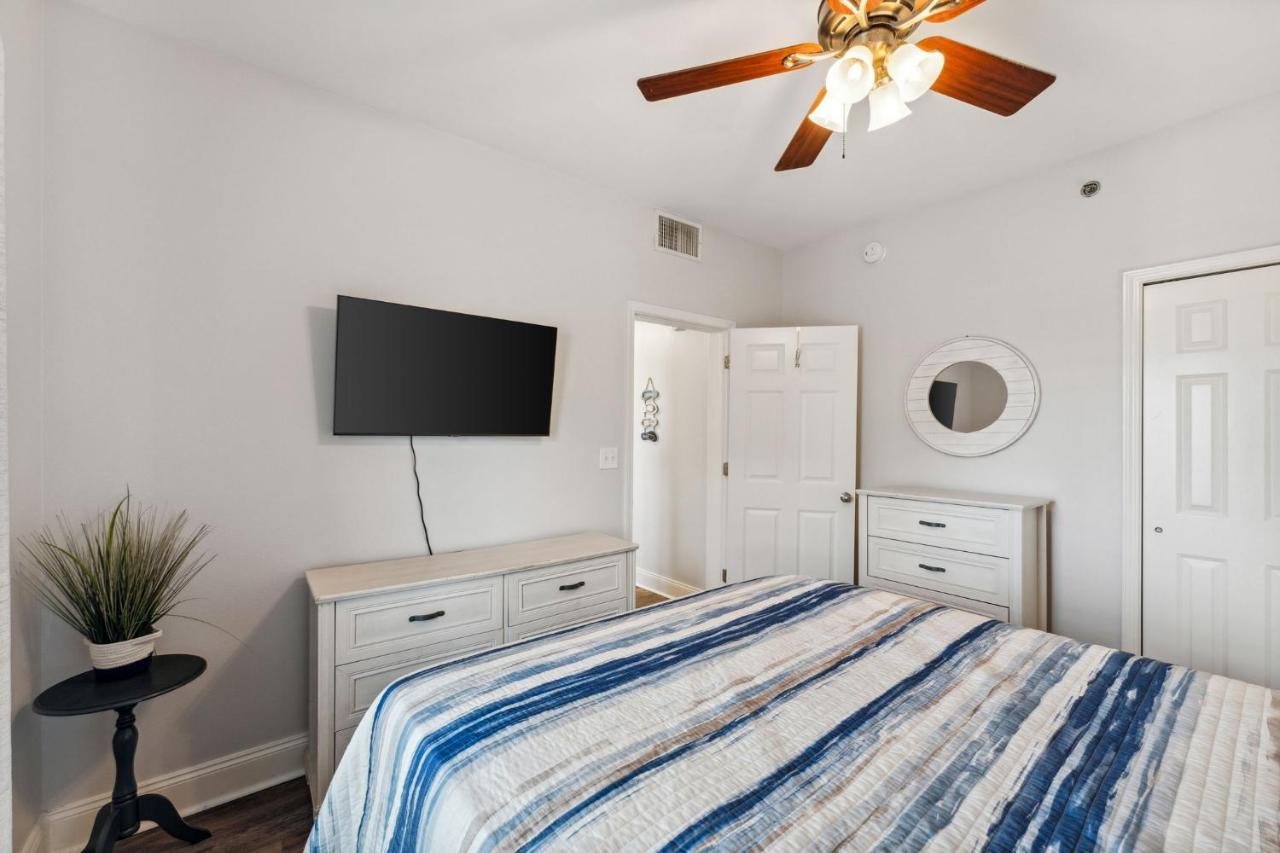 The Is Calling At Laketown Wharf #1329 At Nautical *